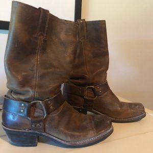 Women’s tan Frye Harness 12R size 9